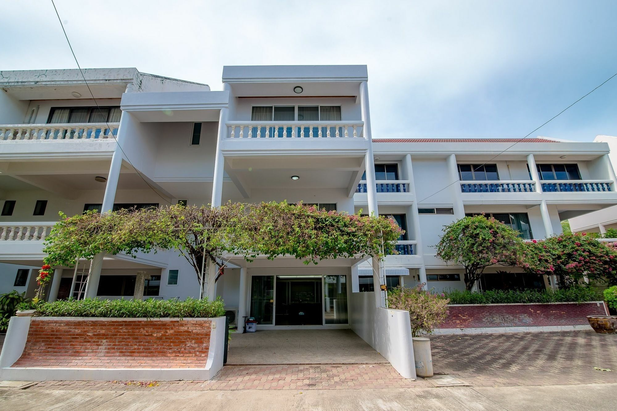Baan Suksamran *