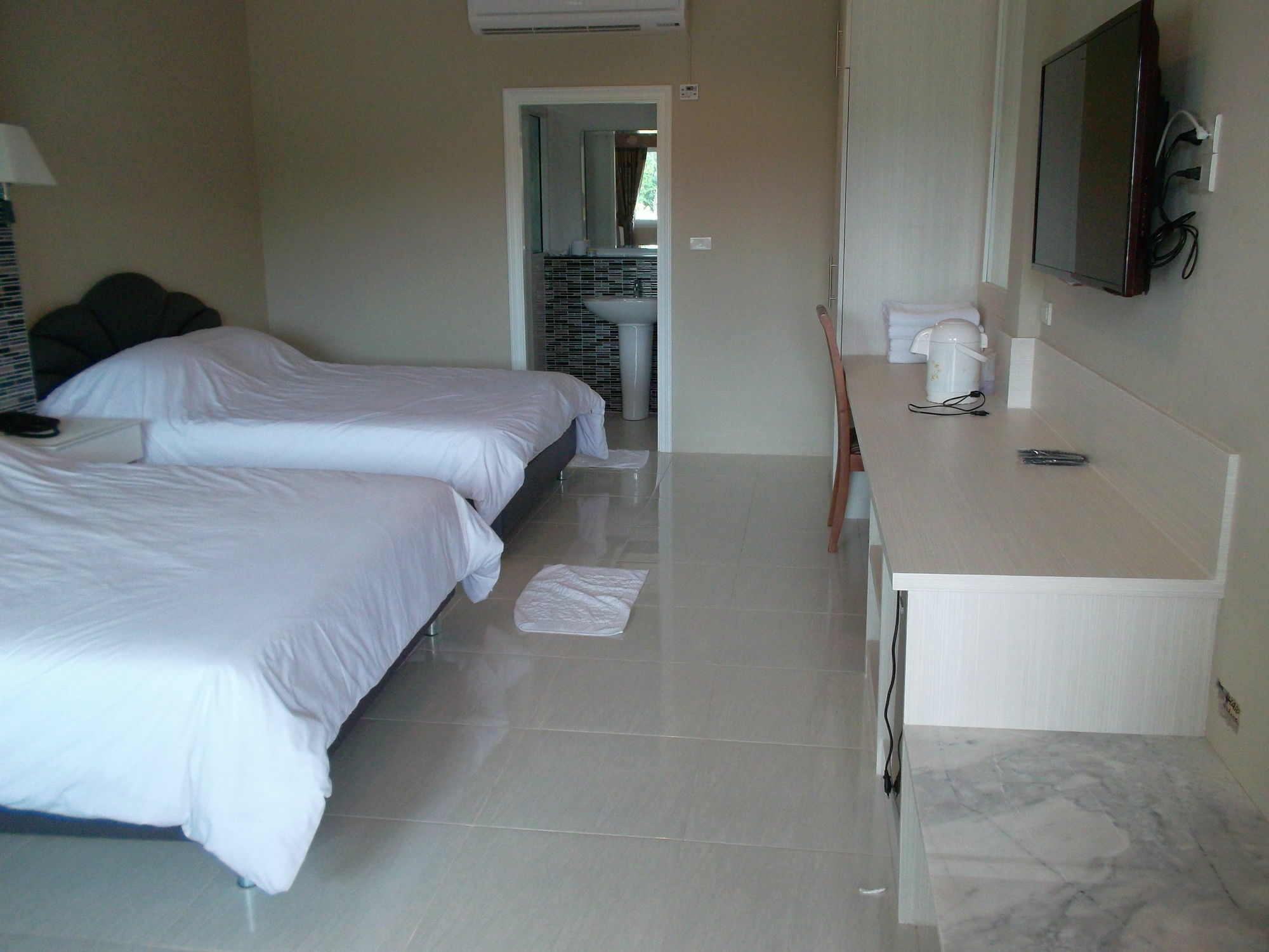 Highway Hotel Hotel