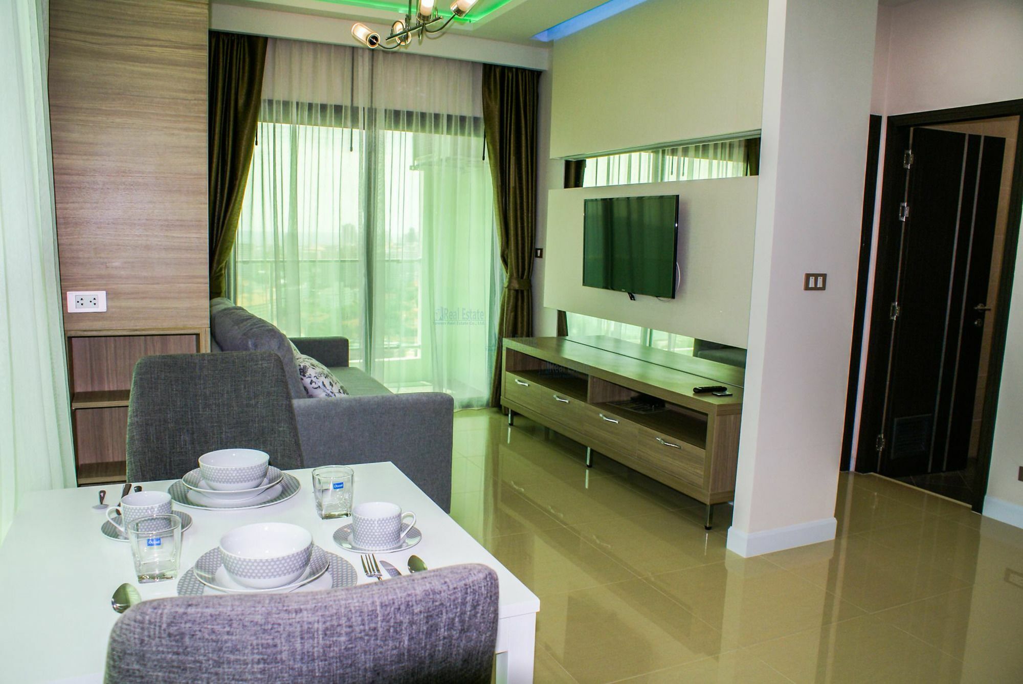 Dusit Grand View Jomtien Hotel