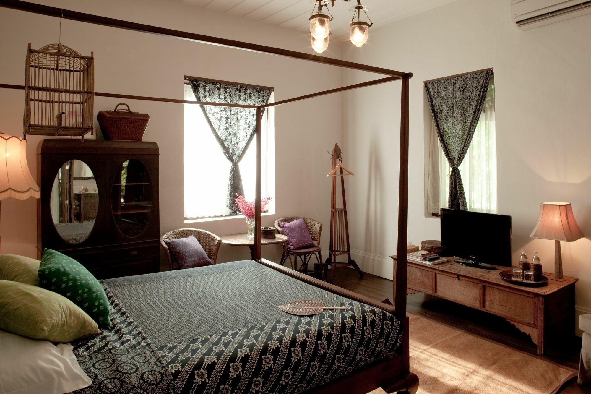 The Asadang Hotel 3*