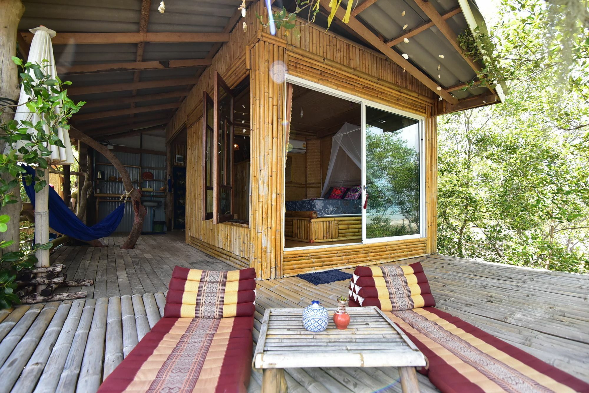 Deep House Sea View Homestay *