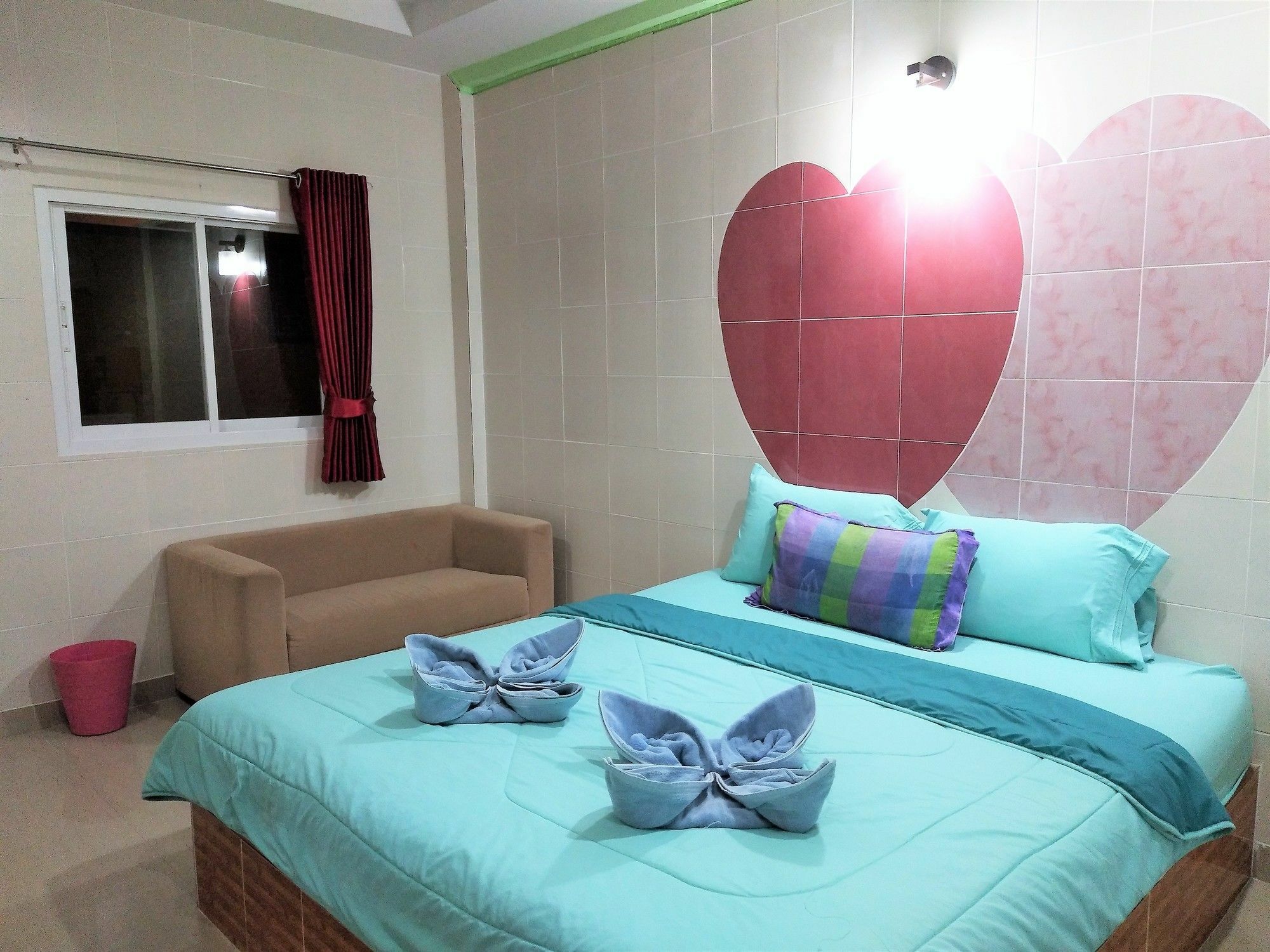 Baansuanjit Hotel