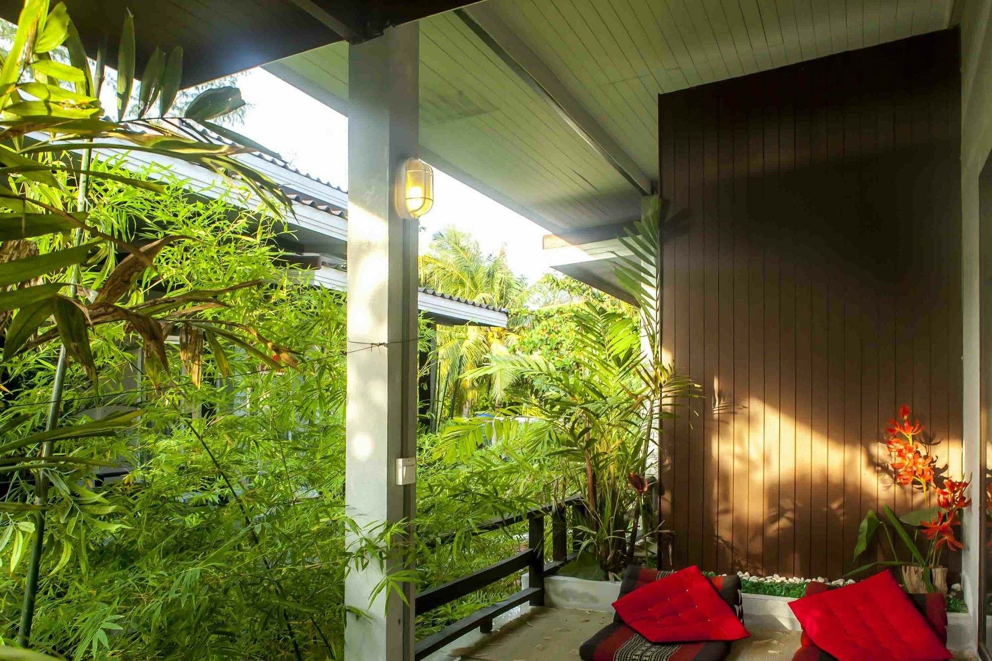 Phangan Cove 3*