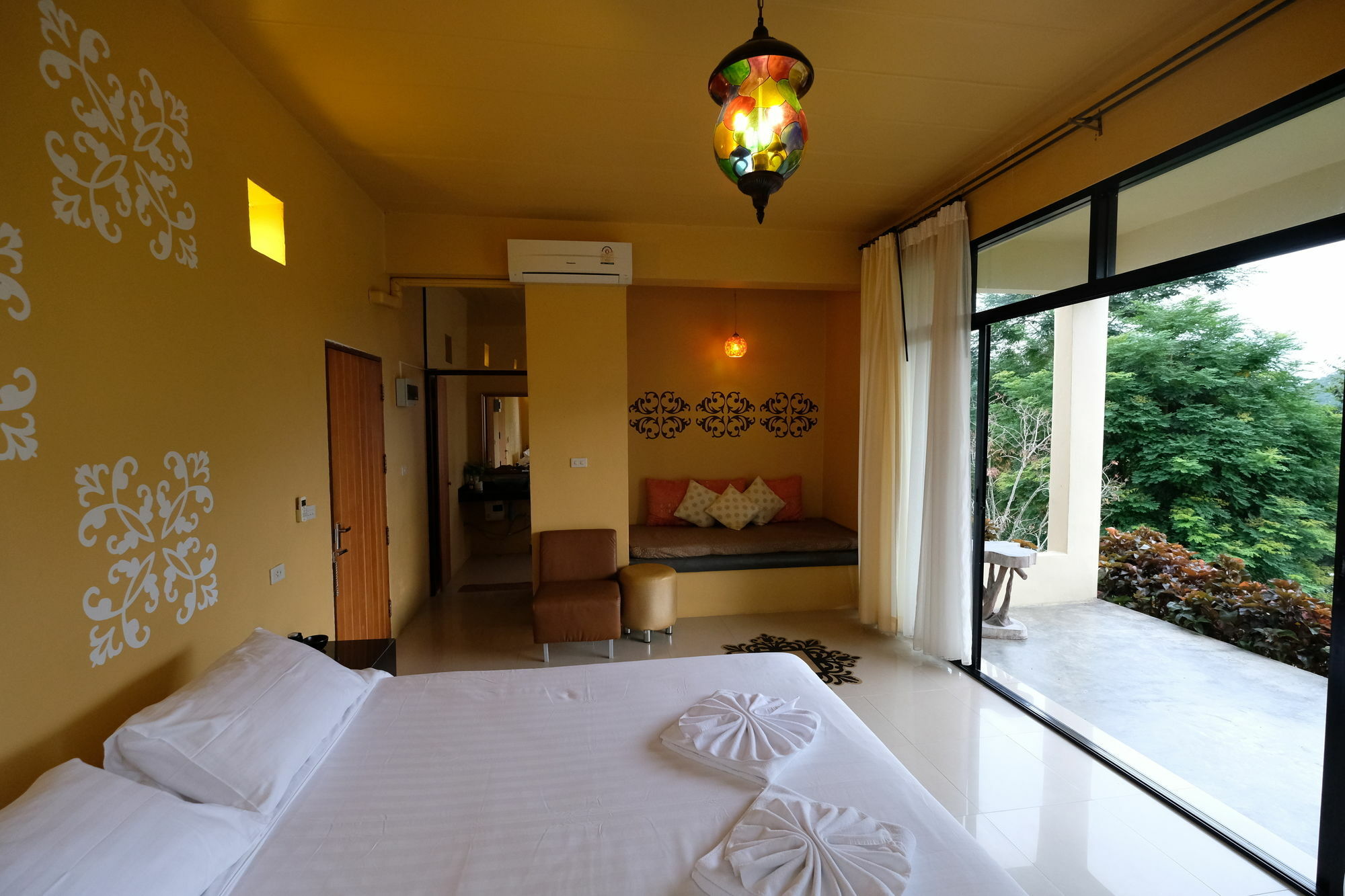 Resort Hi-scene
