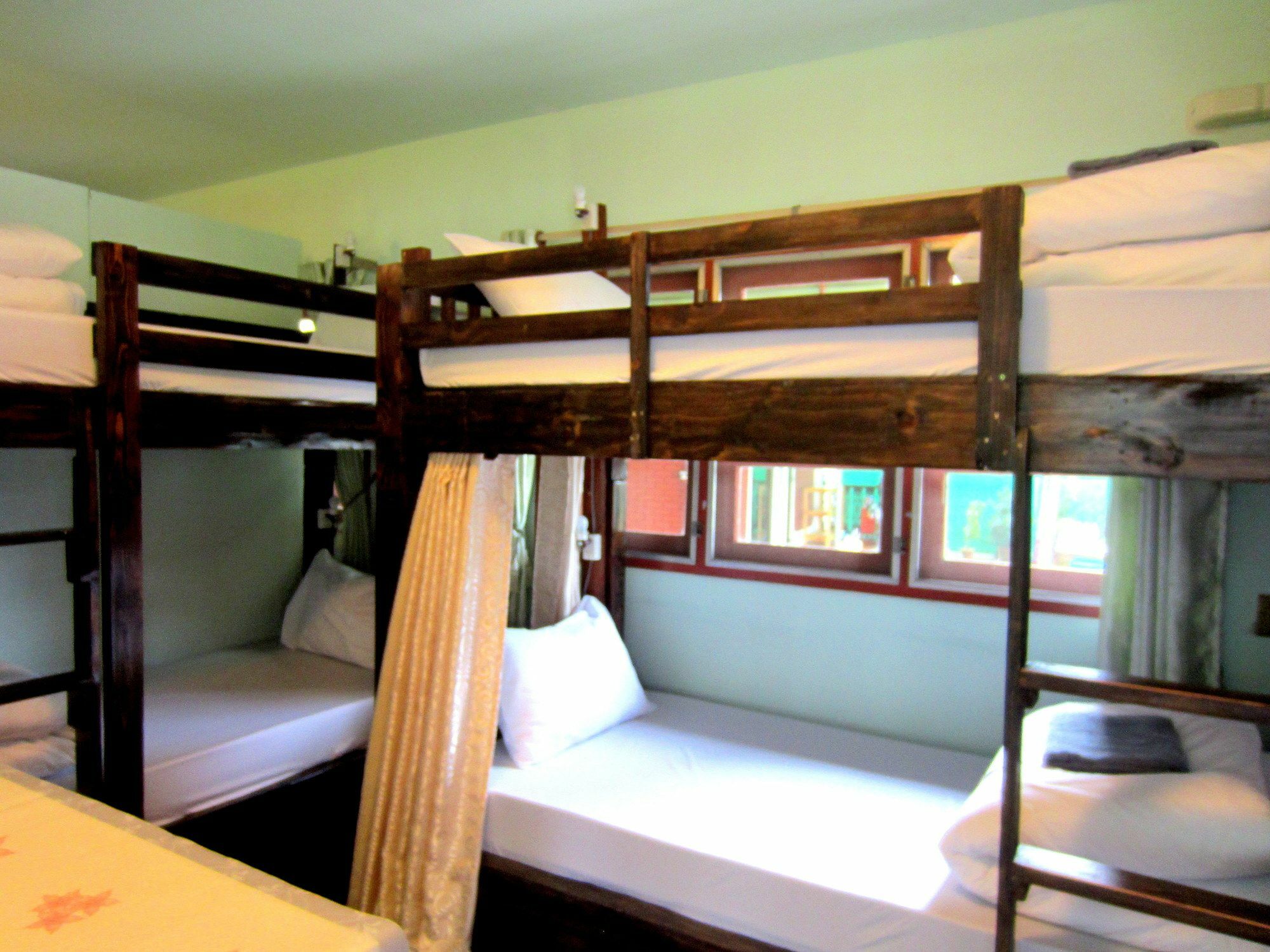 Sakura House Hostel