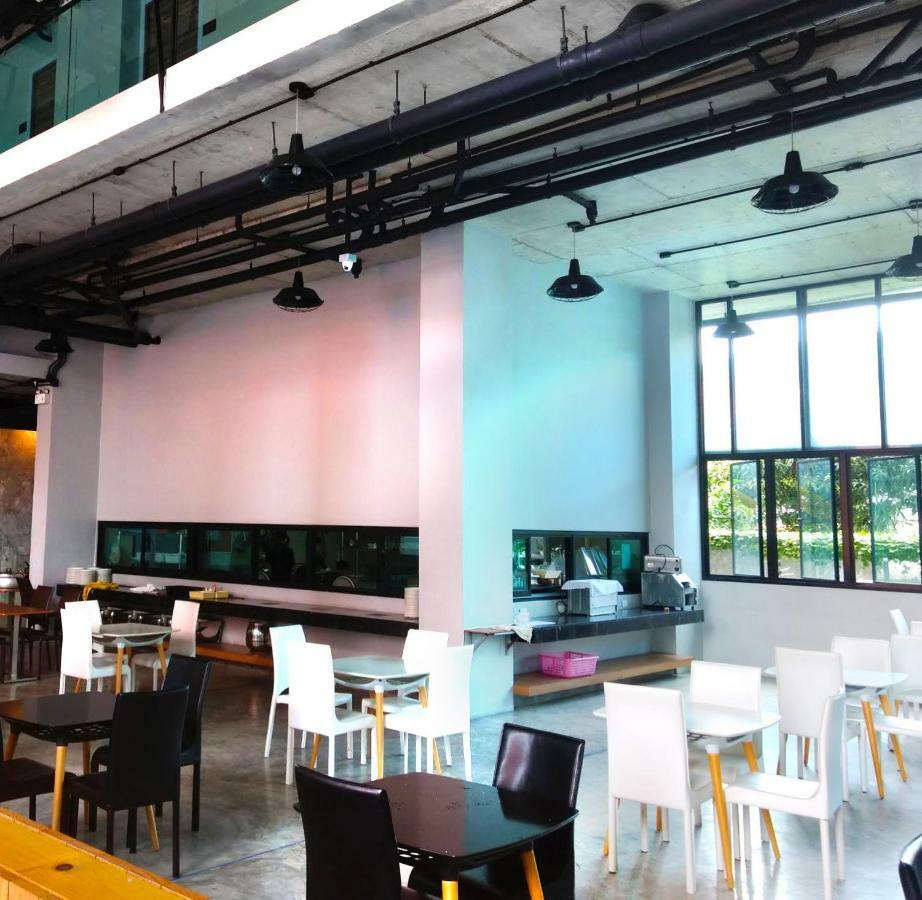 Hotel Phoenix Grand 4*