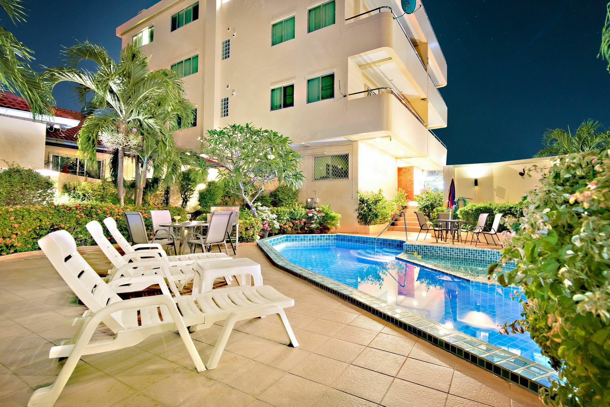 Aparthotel Butterfly Garden Boutique Residences: Luxury & With Full Amenities 3*