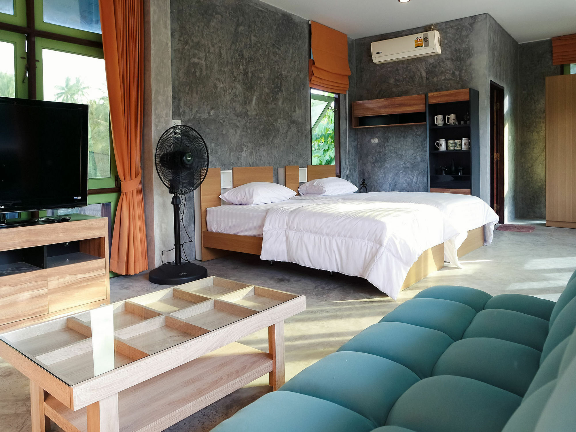 Andaman Lanta Old Town Hotel 2*