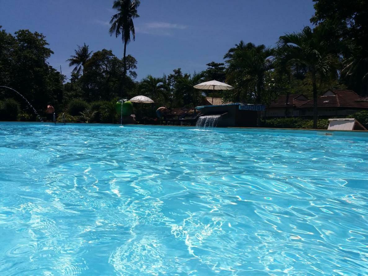 Lanta Sunny House Resort