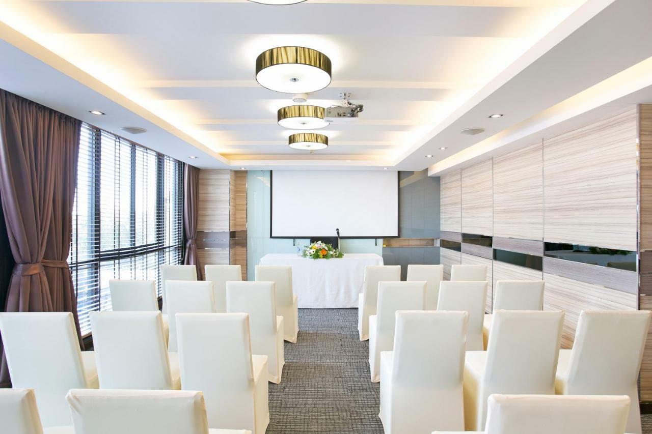 Hotel Mida Ngamwongwan - Sha 4*