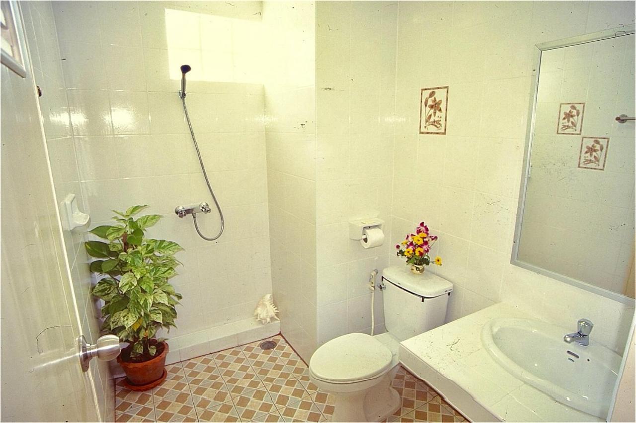 J Mansion Inn *