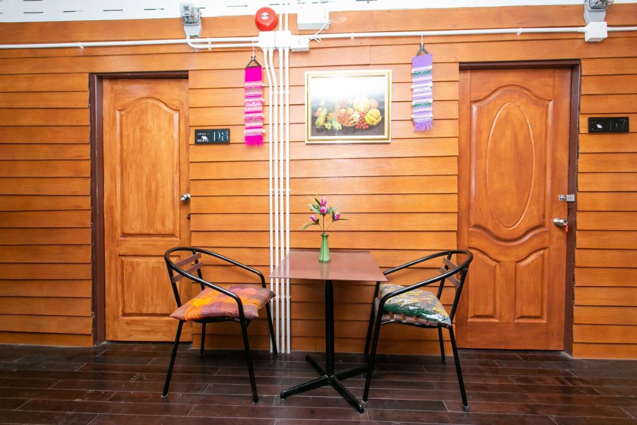 Hostel Arku's House *
