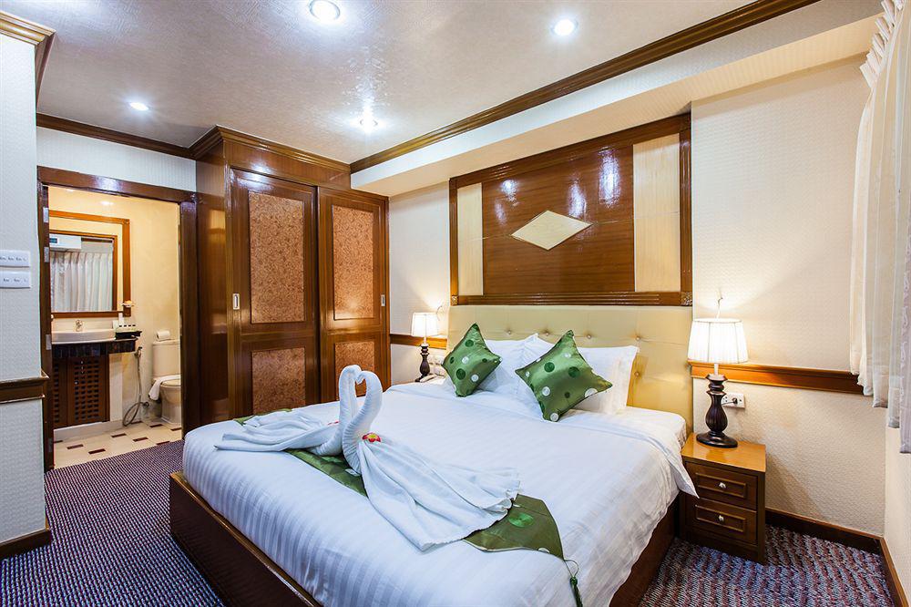 Oyo 796 Paradise Sukhumvit Hotel 3*