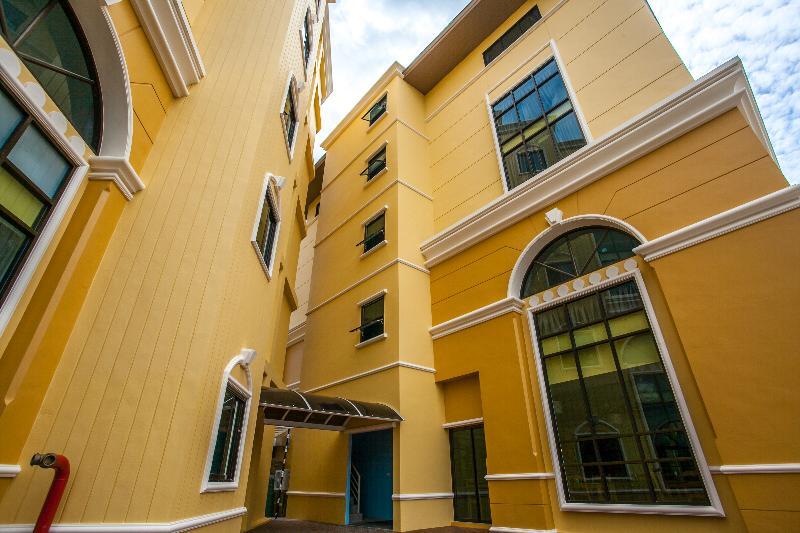The Pineapple Hotel 4*
