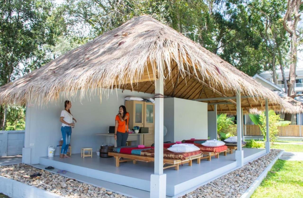 Hotel Cha-cha Krabi Beachfront 4*