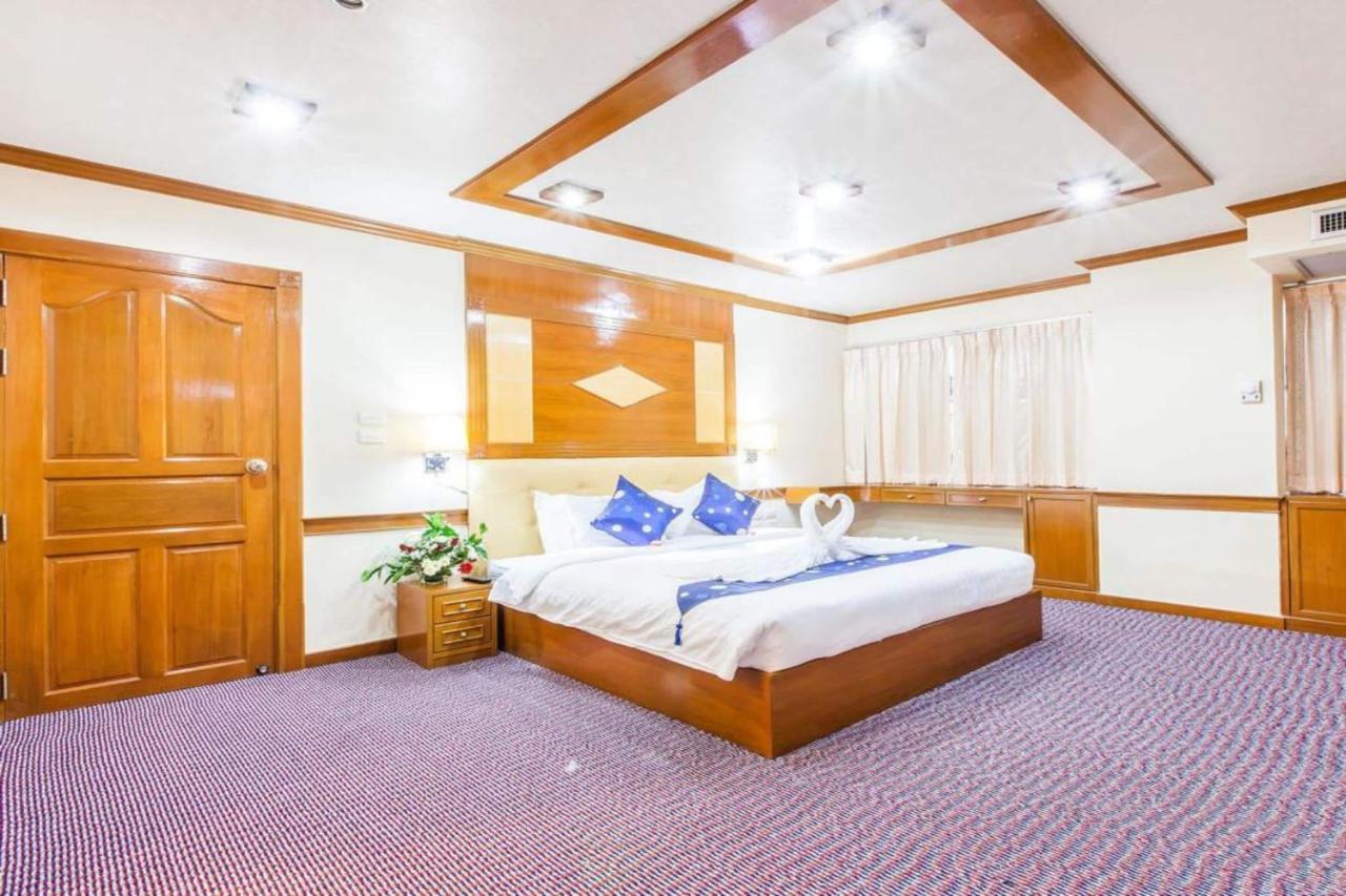 Oyo 796 Paradise Sukhumvit Hotel 3*