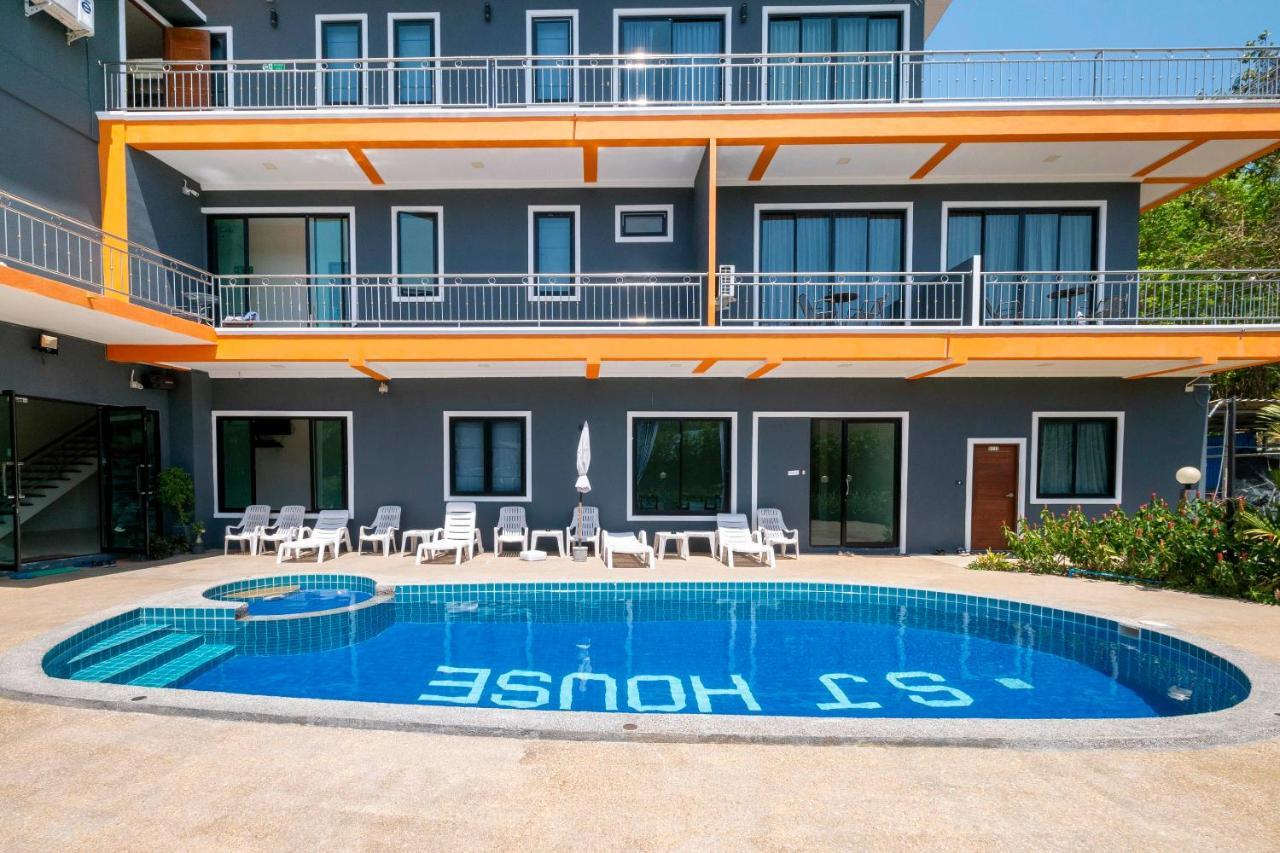 Hotel Oyo 665 Sj House 3*